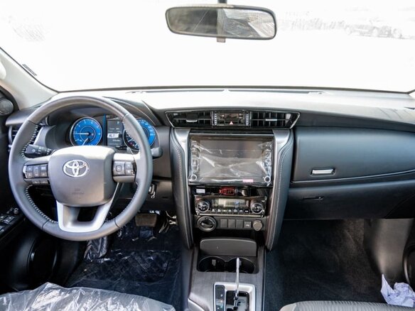 2025 Toyota Fortuner II Рестайлинг, белый, 5780548 рублей - вид 9