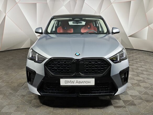 2024 BMW X2 xDrive25i II (U10), серый, 5600000 рублей - вид 2