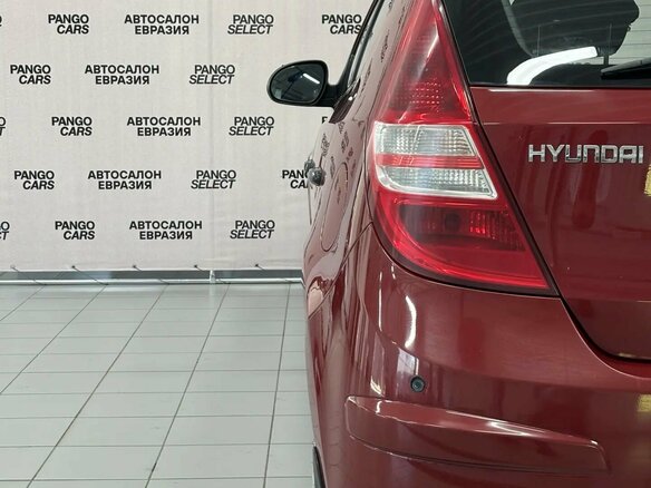 2009 Hyundai i30 I, красный, 600000 рублей - вид 8