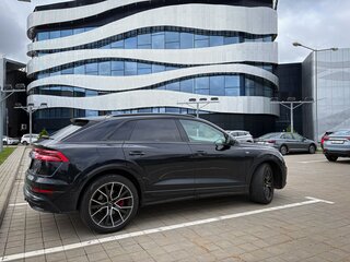 2021 Audi Q8 55 TFSI I (4M), чёрный, 5344312 рублей, вид 2