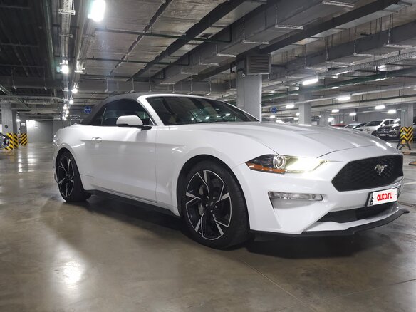 2018 Ford Mustang VI Рестайлинг, белый, 3000000 рублей - вид 12