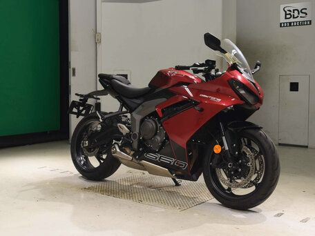 2024 Triumph Daytona 660, красный, 917400 рублей, вид 3