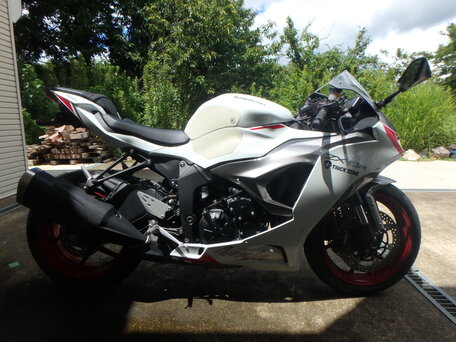 2025 Kawasaki ZX-6R Ninja, белый, 1450000 рублей, вид 3