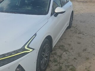 2021 Kia K5 III, белый, 1628000 рублей, вид 1