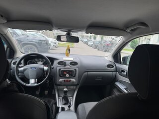 2010 Ford Focus II Рестайлинг, чёрный, 650000 рублей, вид 5