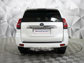 2017 Toyota Land Cruiser Prado 150 Series Рестайлинг 2, белый, 3811000 рублей, вид 4