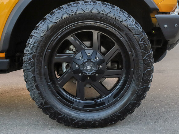 2021 Ford Bronco VI, жёлтый, 6847128 рублей - вид 29