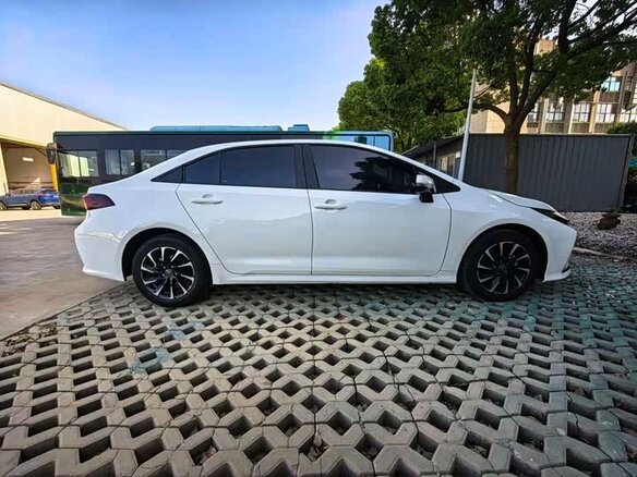 2026 Toyota Corolla XII (E210) Рестайлинг 2, белый, 1810030 рублей - вид 4