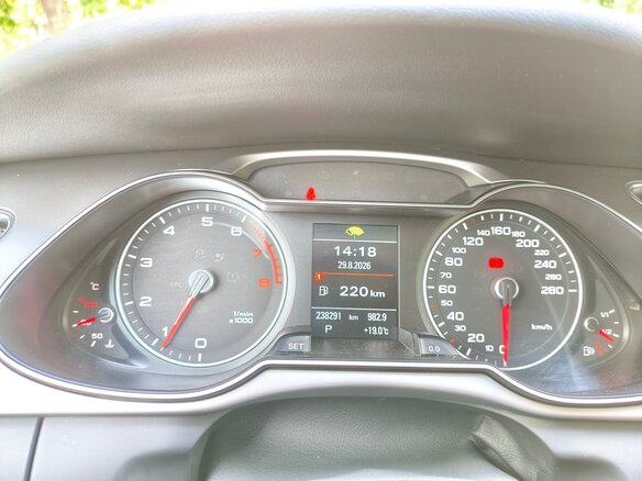 2013 Audi A4 IV (B8) Рестайлинг, чёрный, 1450000 рублей - вид 7