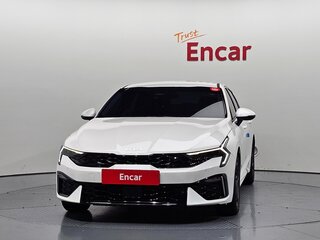 2023 Kia K5 III Рестайлинг, белый, 2450200 рублей, вид 3