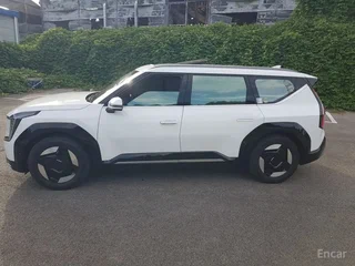 2023 Kia EV9 Long Range, белый, 7838750 рублей, вид 3