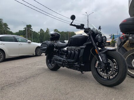 2021 Triumph Rocket 3, чёрный, 1800000 рублей, вид 2