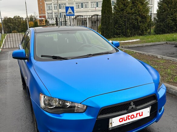 2010 Mitsubishi Lancer X, синий - вид 2