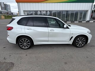 2020 BMW X5 30d IV (G05/G18), белый, 5300000 рублей, вид 4