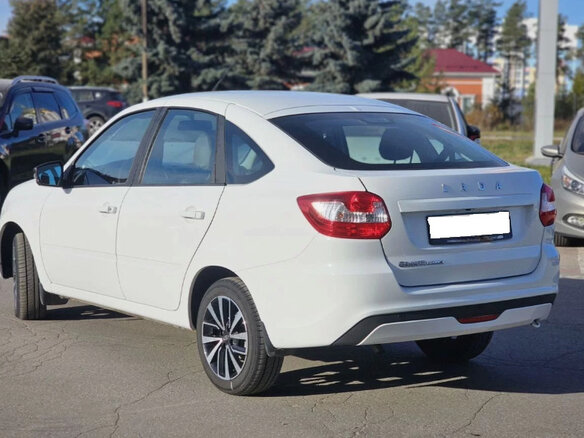 2024 Lada (ВАЗ) Granta I Рестайлинг, белый, 890000 рублей - вид 5