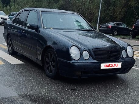 2000 Mercedes-Benz E-Класс 270 II (W210, S210) Рестайлинг, синий, 430000 рублей, вид 3