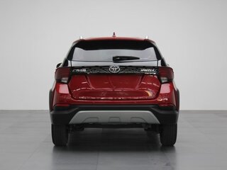 2023 Toyota Yaris IV, пурпурный, 1390000 рублей, вид 2