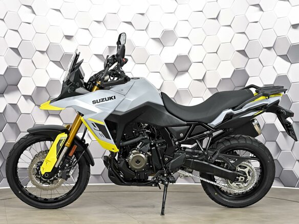 2023 Suzuki V-Strom 800DE, серый - вид 3