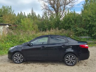 2014 Kia Rio III, чёрный, 850000 рублей, вид 4