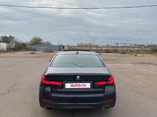 2021 BMW 5 серии 520i VII (G30/G31/G38) Рестайлинг, чёрный, 4450000 рублей, вид 3