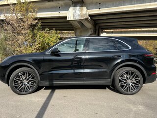 2021 Porsche Cayenne III, чёрный, 6350000 рублей, вид 2