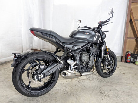 2023 Triumph Trident 660, чёрный, 590000 рублей, вид 4