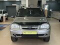2015 Chevrolet Niva I Рестайлинг, серебристый, 550000 рублей - вид 1