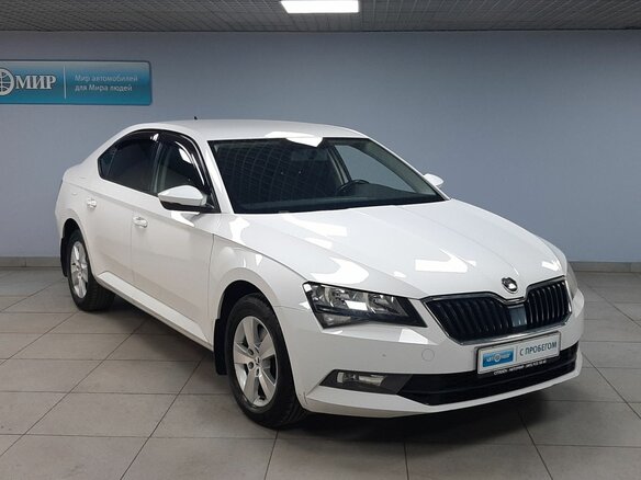 2019 Skoda Superb III, белый, 2000000 рублей - вид 2