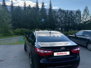2013 Kia Rio 5-speed III, чёрный, 820000 рублей, вид 5