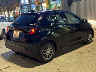 2020 Toyota Yaris IV, чёрный, 1050000 рублей, вид 5