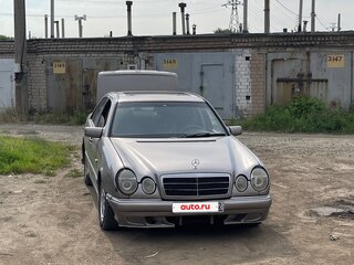 1995 Mercedes-Benz E-Класс 230 II (W210, S210), серебристый, 310000 рублей, вид 3