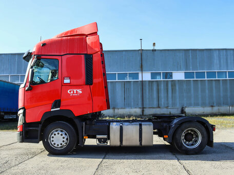 2017 Renault T-Series, красный, 3690000 рублей, вид 4
