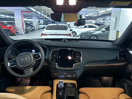 2024 Volvo XC90 II Рестайлинг 1, чёрный, 6490000 рублей, вид 5