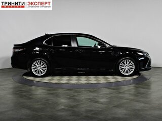 2021 Toyota Camry VIII (XV70) Рестайлинг, чёрный, 3357000 рублей, вид 4