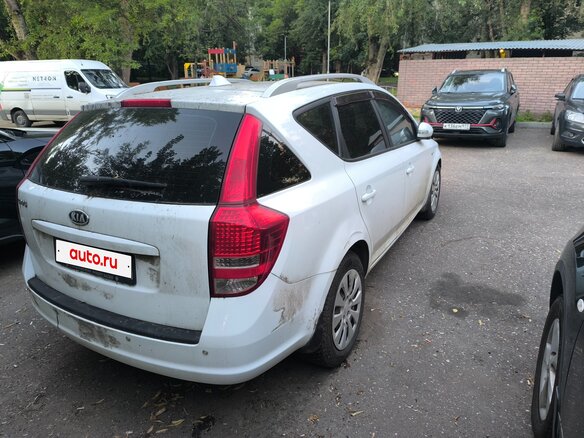 2010 Kia Ceed I Рестайлинг, белый - вид 8