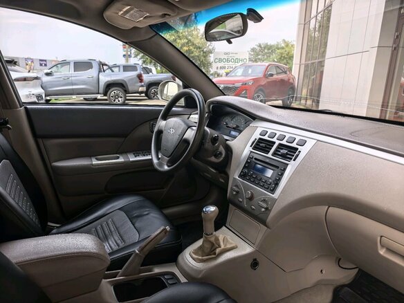 2010 Vortex Estina I, бежевый, 240000 рублей - вид 17