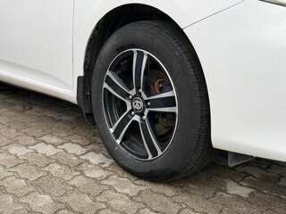 2013 Toyota Corolla X (E140, E150) Рестайлинг, белый, 1192000 рублей, вид 5