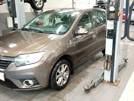 2018 Renault Sandero II Рестайлинг, коричневый, 680000 рублей, вид 1