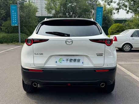 2023 Mazda CX-30 I, белый, 1640000 рублей, вид 4
