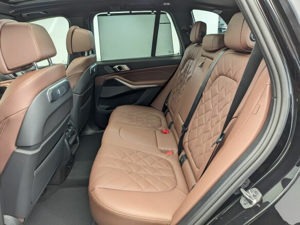 2025 BMW X5 40i IV (G05/G18) Рестайлинг, чёрный - вид 17