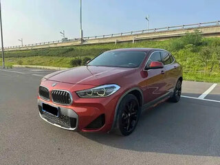 2021 BMW X2 sDrive20i I (F39), пурпурный, 1620000 рублей, вид 3
