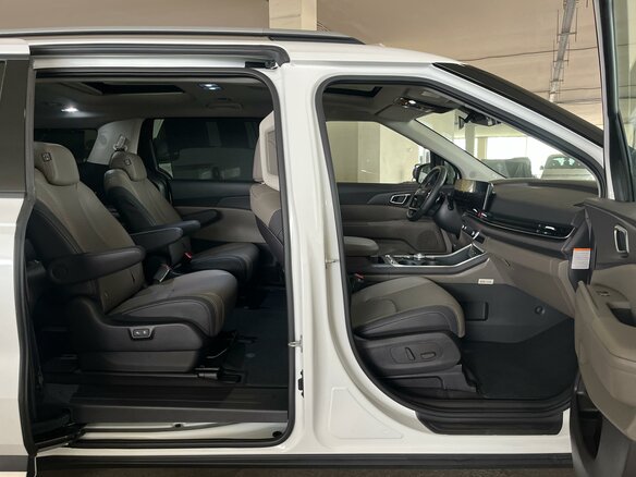 2025 Kia Carnival IV Рестайлинг, белый, 5495000 рублей - вид 10