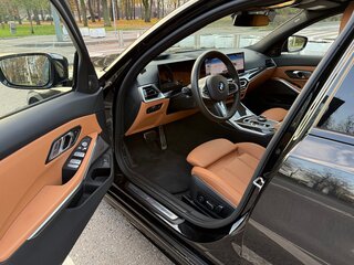 2024 BMW 3 серии 320i VII (G2x) Рестайлинг, чёрный, 5590000 рублей, вид 4
