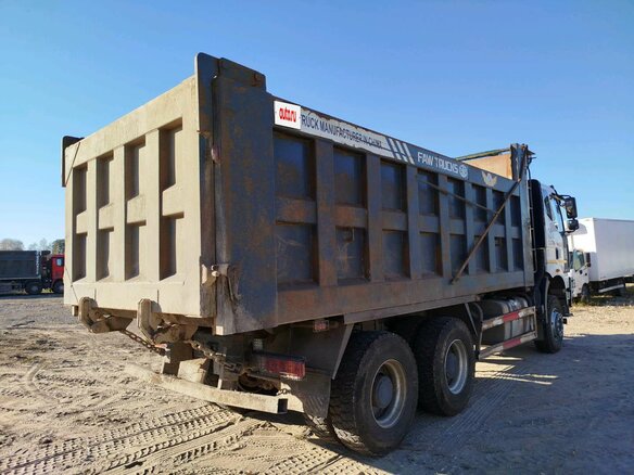 2023 FAW J6 CA3250, белый, 3168000 рублей - вид 2