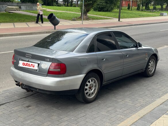 1996 Audi A4 I (B5), серый - вид 2