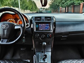 2012 Toyota Corolla X (E140, E150) Рестайлинг, чёрный, 1450000 рублей, вид 4