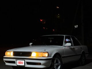 1991 Toyota Mark II VI (X80), белый, 350000 рублей, вид 1