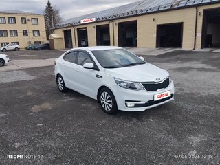 2016 Kia Rio III Рестайлинг, белый, 760000 рублей, вид 5