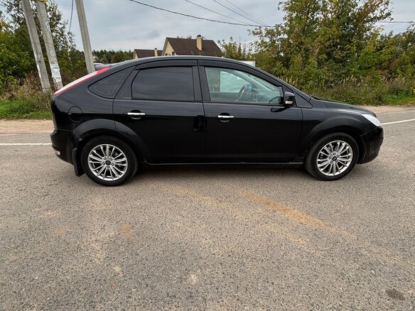 2011 Ford Focus II Рестайлинг, чёрный, 590000 рублей - вид 3