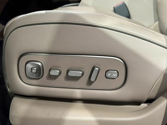 2026 Li Auto (Lixiang) L9 II, бежевый, 13500000 рублей - вид 22